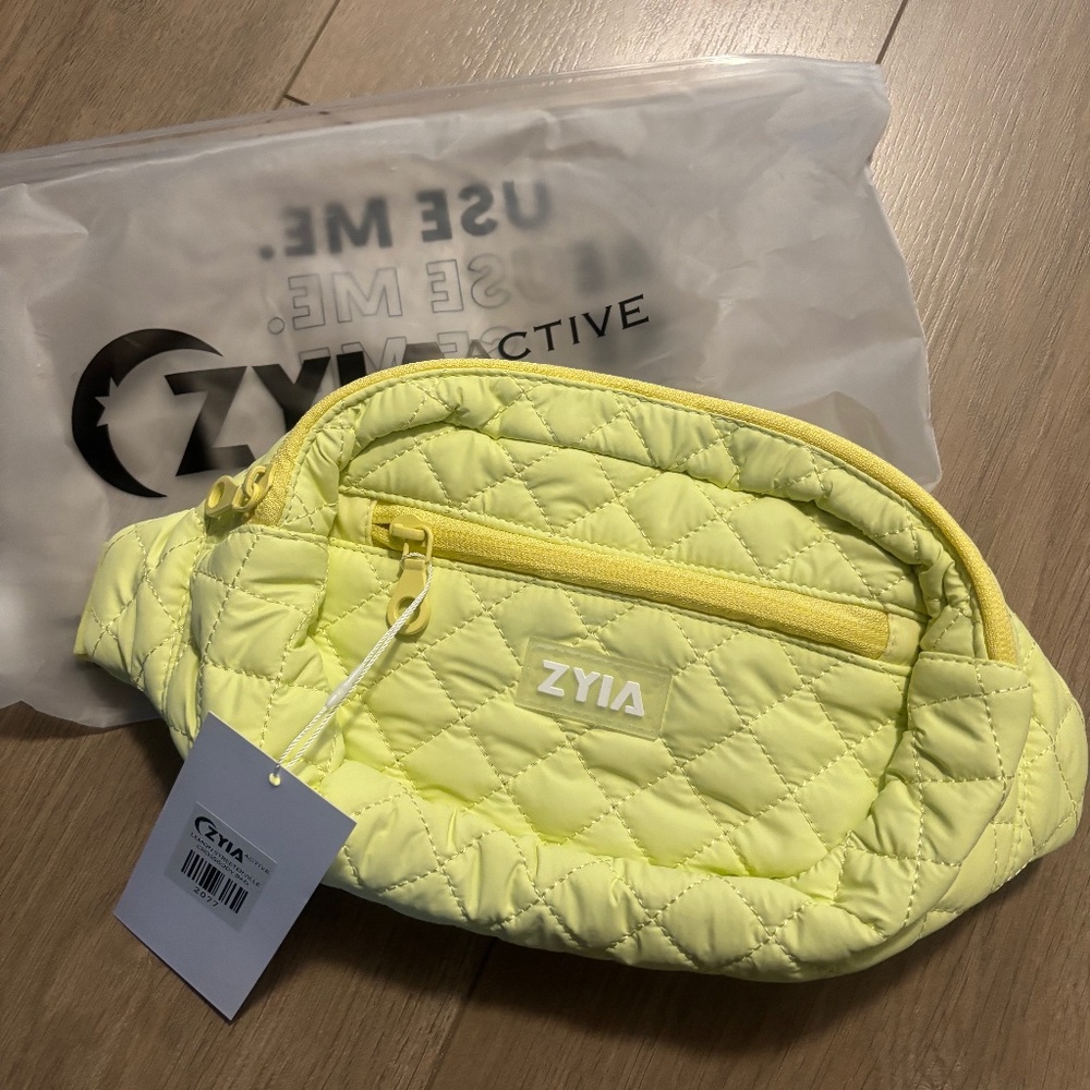 NWT Zyia quilted crossbody